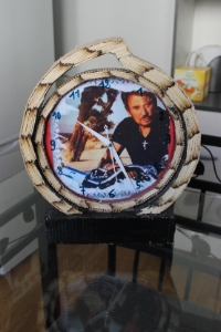 Horloge Johnny Hallyday en allumettes