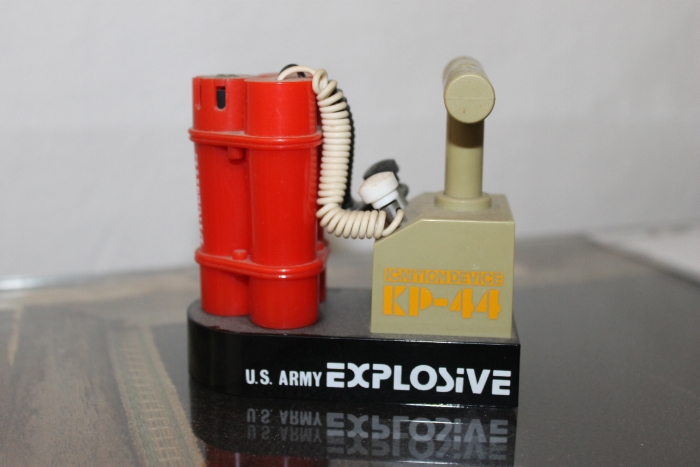 Briquet ICNITION DEVICE KP-44 U.S. ARMY EXPLOSIVE